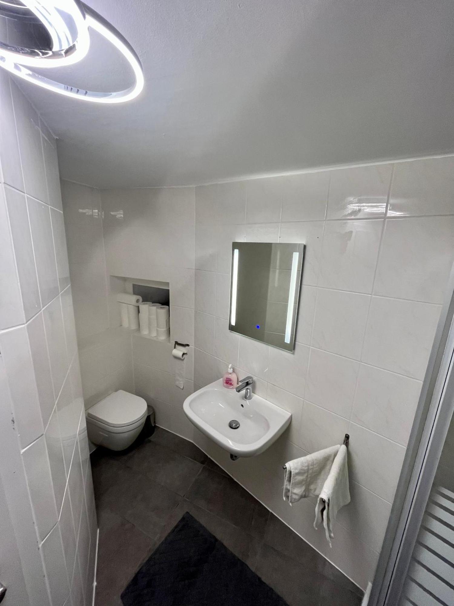 Gemuetliches Ferienhaeuschen Apartment Neumuenster Ngoại thất bức ảnh